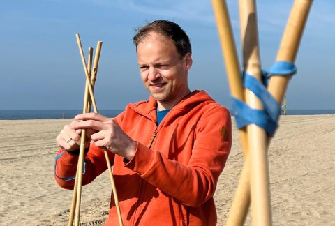 hoek-van-holland-bamboestieken-bedrijfsuitje