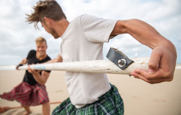 highland games spelen strand holland zeskamp